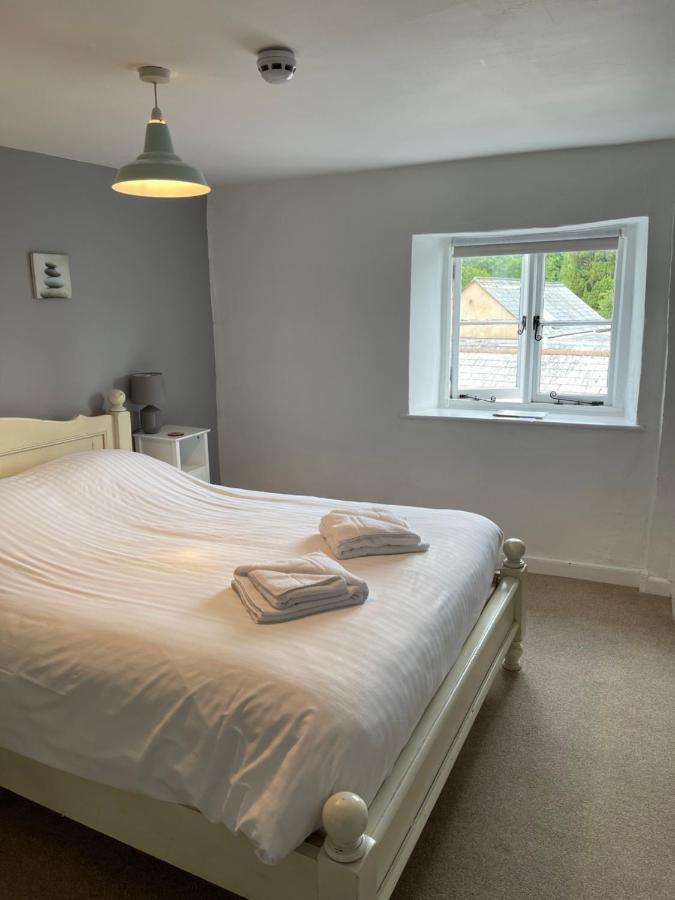 Red Lion Inn Sidbury Εξωτερικό φωτογραφία