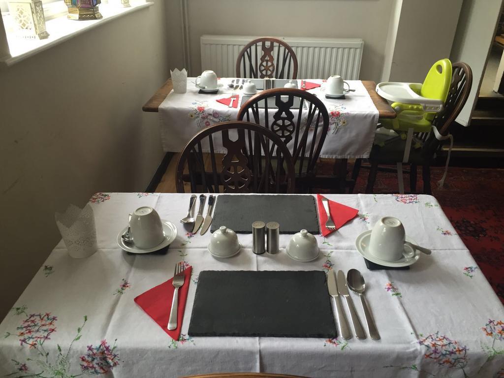 Red Lion Inn Sidbury Εξωτερικό φωτογραφία