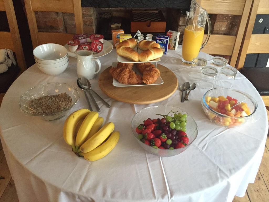 Red Lion Inn Sidbury Εξωτερικό φωτογραφία