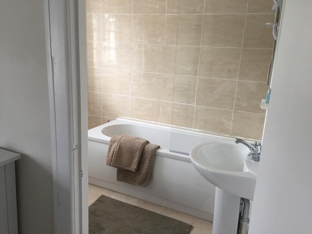 Red Lion Inn Sidbury Εξωτερικό φωτογραφία