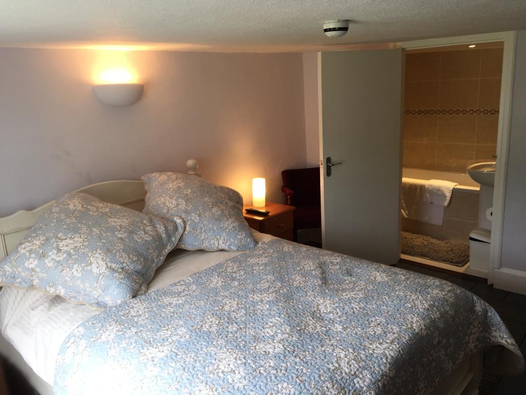 Red Lion Inn Sidbury Εξωτερικό φωτογραφία